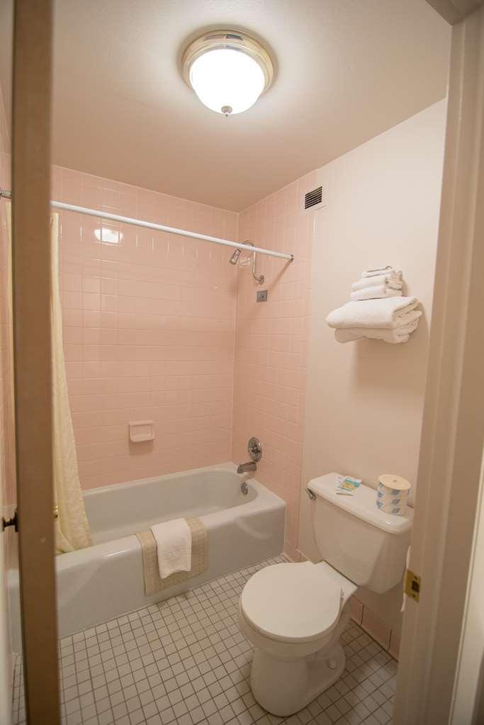 Motel 8 Laramie Bagian luar foto