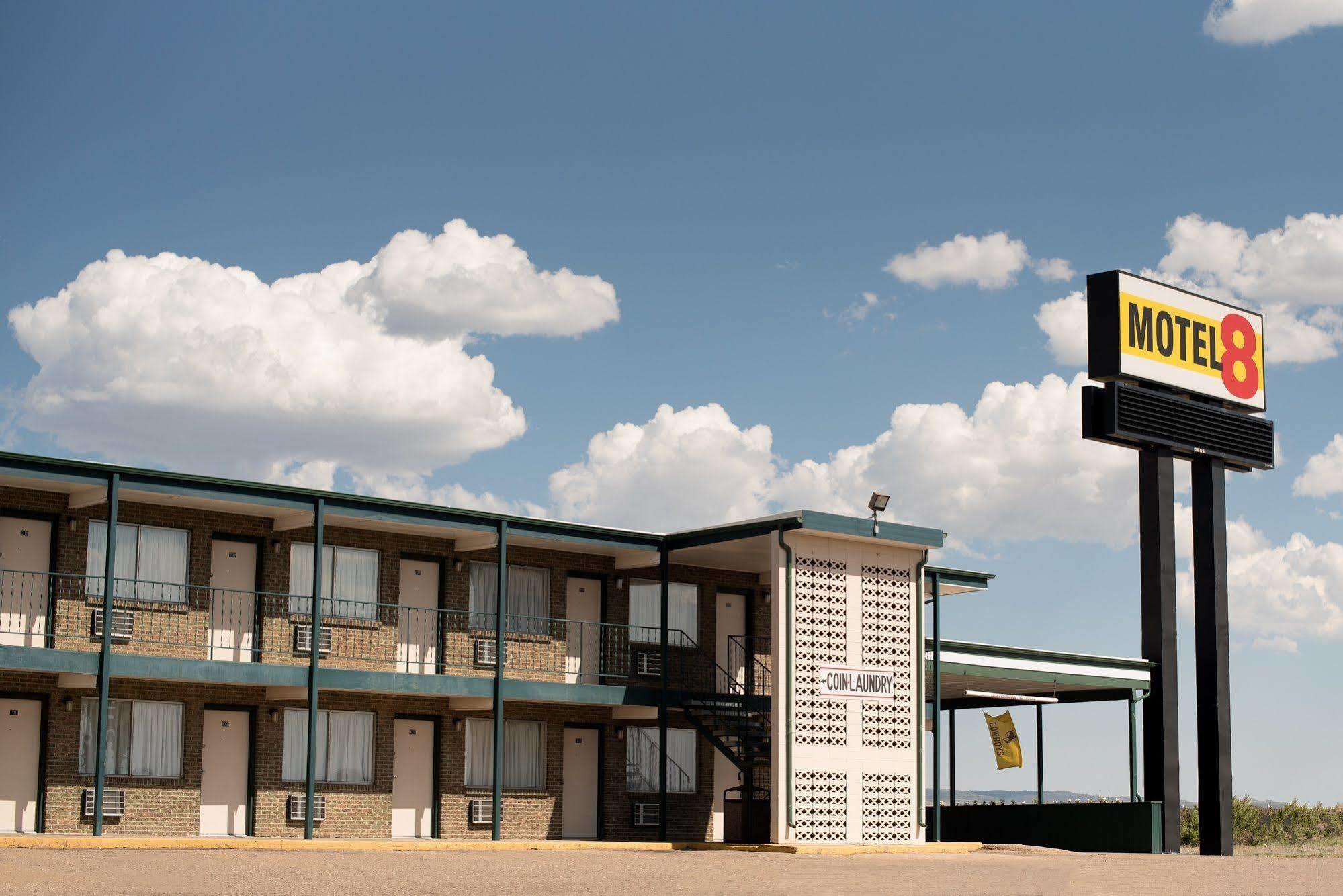 Motel 8 Laramie Bagian luar foto