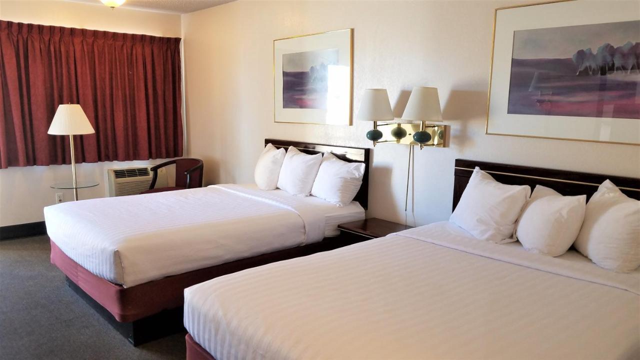 Motel 8 Laramie Bagian luar foto