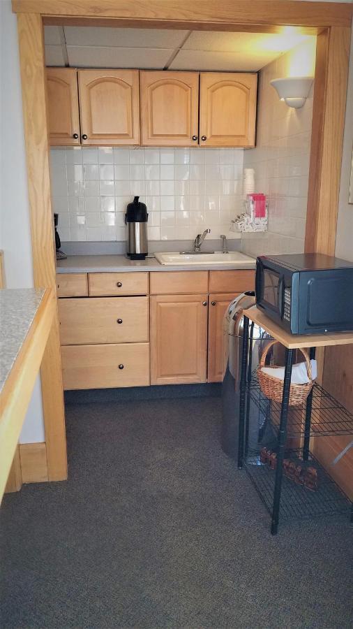 Motel 8 Laramie Bagian luar foto