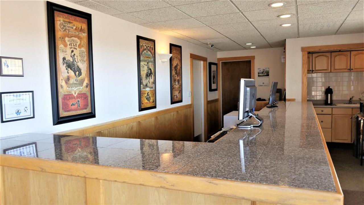 Motel 8 Laramie Bagian luar foto
